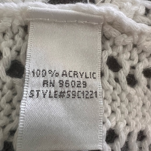 White crocheted cardigan with bell sleeves. Size S - Picture 7 of 10